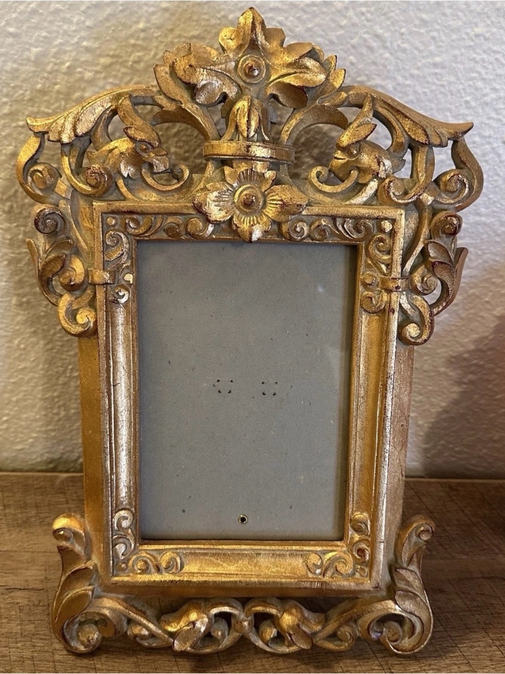 Antique-Style Gold Ornate Picture Frame